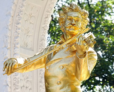 Strauss Statue